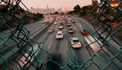 db体育官网-德比战领先！C罗小腿射门进球，菲利克斯策动科曼摆渡助攻